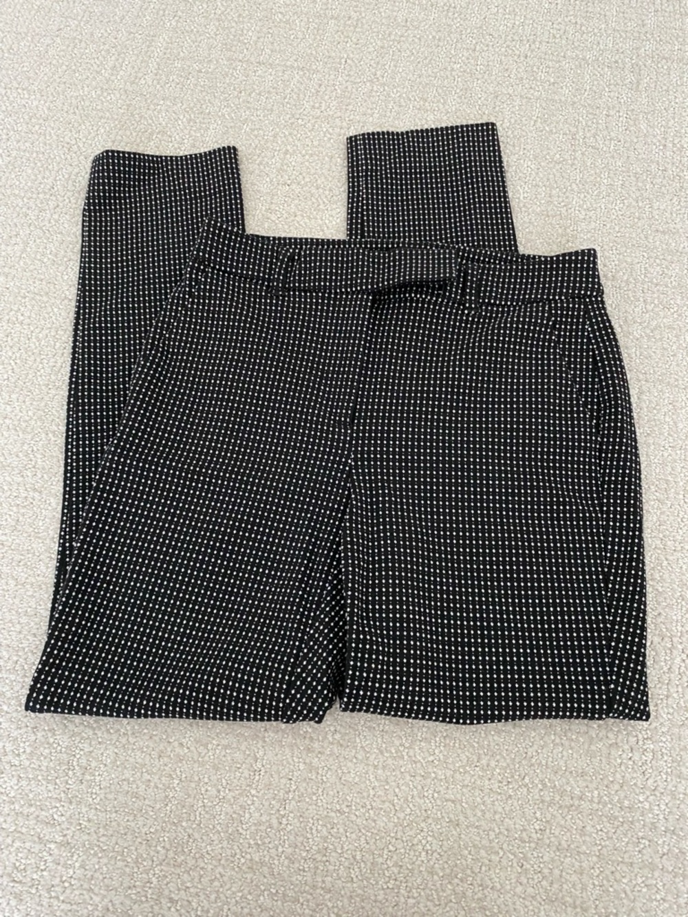 NWOT White House Black Market The Slim Ankle Pants Black White Size 00
